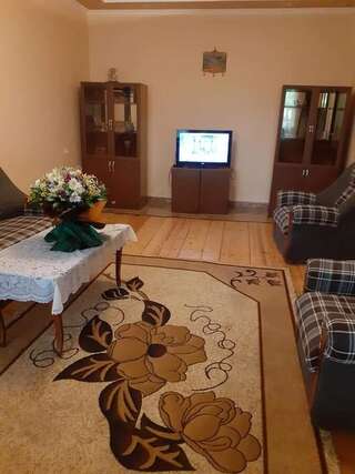 Отели типа «постель и завтрак» Syuniq B&B Vaghatin-1
